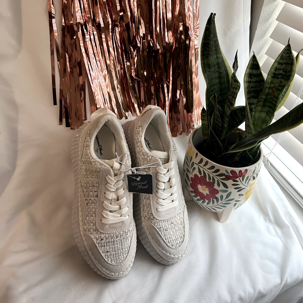 New! Women's Persephone Sneakers with Memory Foam Insole - Universal Thread™